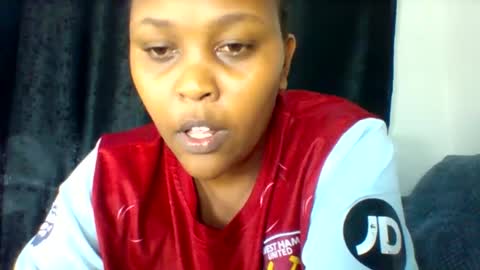 pretty_dee1 online show from May 10, 7:05 pm