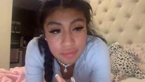 pretty_girl828687 online show from March 3, 3:45 am