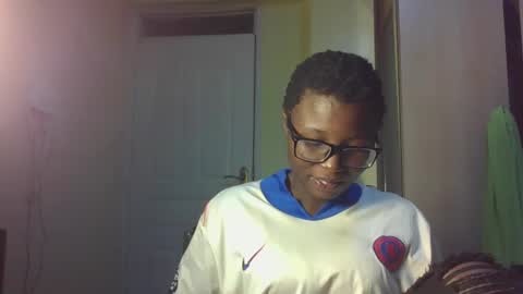 Snapshot of pretty_kemmy chatting on October 6, 2:12 pm pretty_kemmy online show from October 6, 2:12 pm