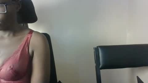 Snapshot of pretty_kemmy chatting on October 12, 3:09 am pretty_kemmy online show from October 12, 3:09 am