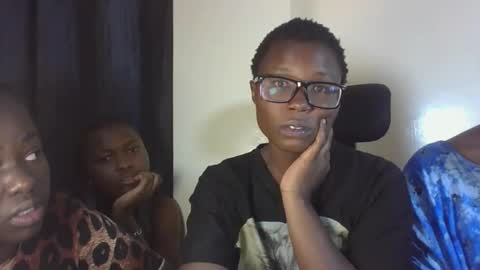 Snapshot of pretty_kemmy chatting on October 4, 11:16 am pretty_kemmy online show from October 4, 11:16 am