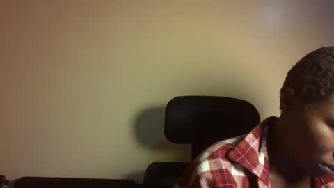 Snapshot of pretty_kemmy chatting on October 1, 7:46 am pretty_kemmy online show from October 1, 7:46 am