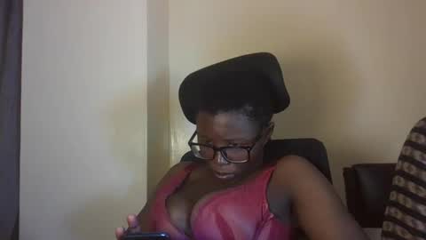 Snapshot of pretty_kemmy chatting on October 10, 7:41 pm pretty_kemmy online show from October 10, 7:41 pm