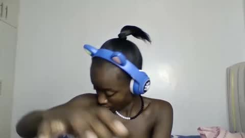 pretty luv1 online show from February 3, 2:53 am