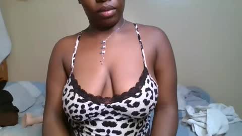 pretty_shila online show from October 19, 6:43 pm