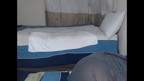 Snapshot of prettyblack25 chatting on October 13, 12:24 am Cindy online show from October 13, 12:24 am