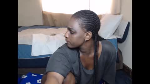 Snapshot of prettyblack25 chatting on October 9, 9:02 am Cindy online show from October 9, 9:02 am