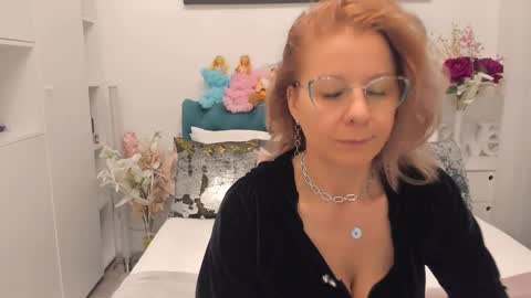 Snapshot of prettyblackeyes chatting on February 28, 6:43 am wilma online show from February 28, 6:43 am