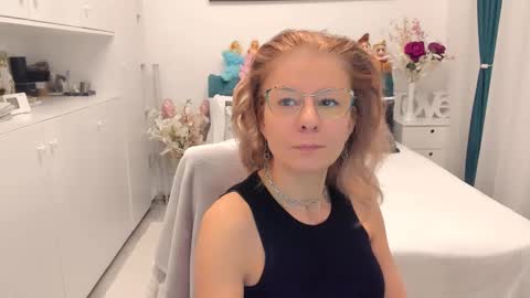 Snapshot of prettyblackeyes chatting on February 9, 6:54 am wilma online show from February 9, 6:54 am