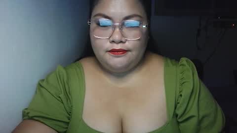 Snapshot of prettycarla_ chatting on October 6, 1:28 pm prettycarla online show from October 6, 1:28 pm