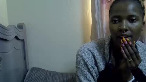 Snapshot of prettydiva_ chatting on October 4, 10:21 am Dive online show from October 4, 10:21 am