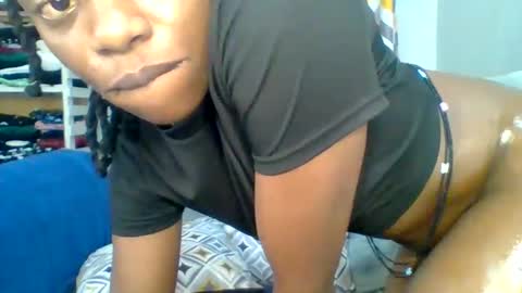 Snapshot of prettyela chatting on October 16, 12:57 am PrettyEla online show from October 16, 12:57 am