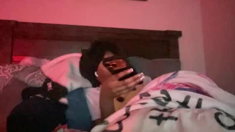 prettyfacefemale online show from April 11, 7:03 am