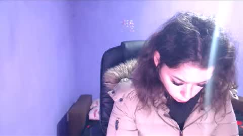 Snapshot of prettyjulliette chatting on December 28, 5:03 pm prettyjulliette online show from December 28, 5:03 pm