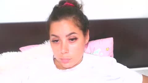 Snapshot of prettyjulliette chatting on September 19, 5:23 pm prettyjulliette online show from September 19, 5:23 pm