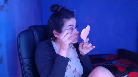 Snapshot of prettyjulliette chatting on January 6, 10:24 am prettyjulliette online show from January 6, 10:24 am