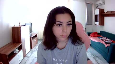 Snapshot of prettyjulliette chatting on September 15, 12:35 pm prettyjulliette online show from September 15, 12:35 pm