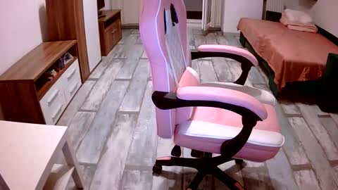 Snapshot of prettyjulliette chatting on September 25, 6:50 pm prettyjulliette online show from September 25, 6:50 pm