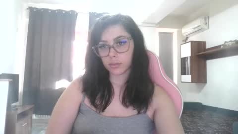 prettyjulliette online show from June 3, 2:33 pm