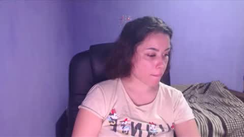 Snapshot of prettyjulliette chatting on January 19, 8:51 pm prettyjulliette online show from January 19, 8:51 pm