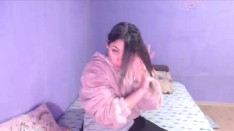 Snapshot of prettyjulliette chatting on March 1, 7:19 am prettyjulliette online show from March 1, 7:19 am
