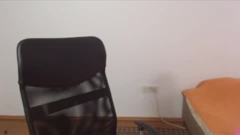 Snapshot of prettyjulliette chatting on March 11, 2:18 pm prettyjulliette online show from March 11, 2:18 pm
