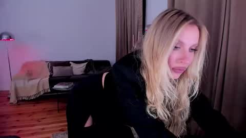 Snapshot of prettyk1ller chatting on October 3, 11:10 pm Eva online show from October 3, 11:10 pm