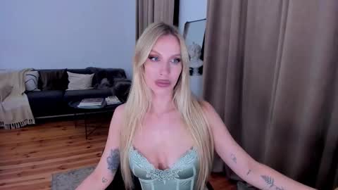 Snapshot of prettyk1ller chatting on September 16, 11:24 pm Eva online show from September 16, 11:24 pm