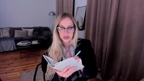 Eva online show from November 1, 1:10 am