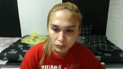Snapshot of prettykate_04 chatting on February 8, 6:33 am Kate online show from February 8, 6:33 am
