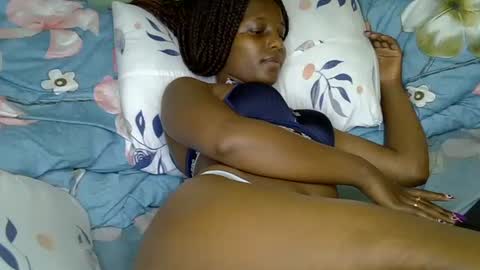 prettyleyla online show from November 7, 8:25 pm