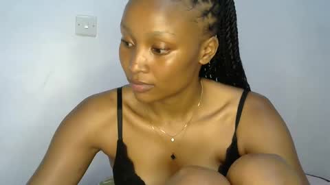 prettyleyla online show from December 15, 9:42 pm