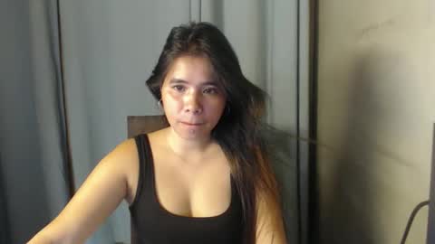 Snapshot of prettylicious_girl chatting on October 21, 2:04 am precious online show from October 21, 2:04 am