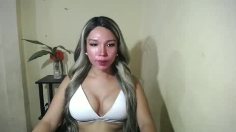 prettylovebarbieintownxx online show from February 13, 3:35 pm