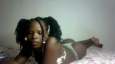 Snapshot of prettymelly_ chatting on March 3, 6:53 pm Melly online show from March 3, 6:53 pm