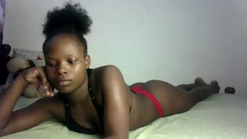 Snapshot of prettymelly_ chatting on February 8, 7:15 am Melly online show from February 8, 7:15 am