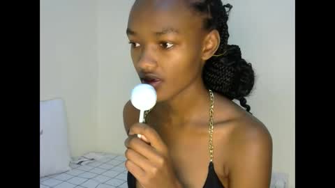 Snapshot of prettyquiny254 chatting on October 4, 5:02 am prettyquiny254 online show from October 4, 5:02 am