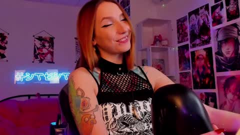 Snapshot of prettyreckess chatting on December 23, 7:49 am Mila -NONUDE MODEL online show from December 23, 7:49 am