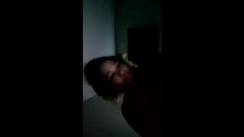 prettyred2026 online show from April 26, 4:54 am