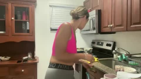 prettyyykittyyy22 online show from January 14, 8:36 pm