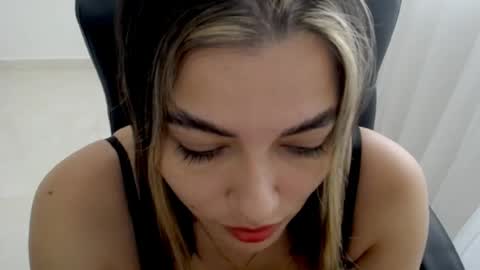 valery dollx online show from April 9, 7:19 pm