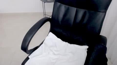 valery dollx online show from February 14, 1:18 am