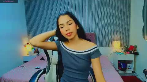 princess_skinny18 online show from July 23, 2:09 am