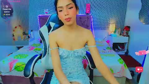 princess_skinny18 online show from July 17, 1:21 am