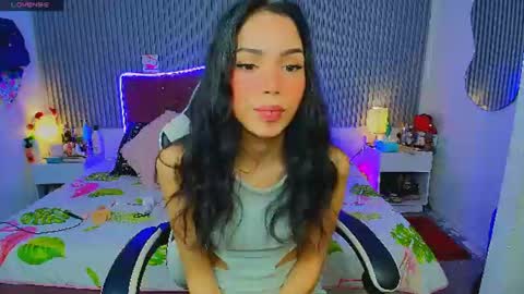 princess_skinny18 online show from July 16, 1:10 am