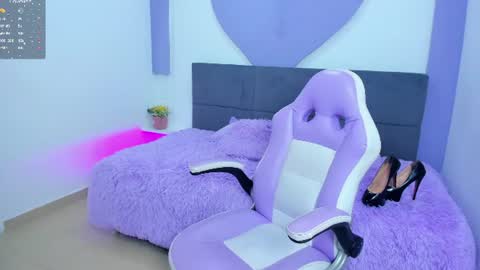 Mia online show from June 27, 5:52 am
