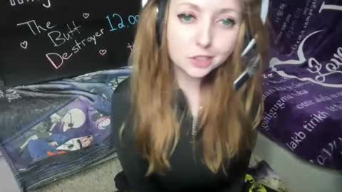 Bluu online show from April 12, 6:00 pm