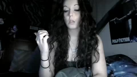 Snapshot of princesshollylove chatting on March 12, 5:57 am Holly love online show from March 12, 5:57 am