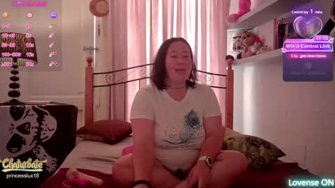 Snapshot of princesslux18 chatting on January 3, 10:09 am Lux Alot Luxi online show from January 3, 10:09 am