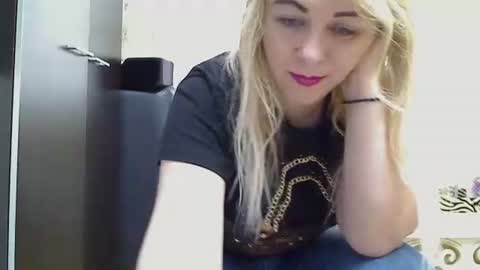 Snapshot of pryncess_sweety chatting on January 23, 8:15 am Pryncess sweety online show from January 23, 8:15 am